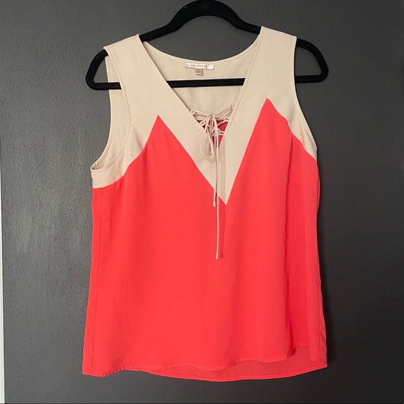 Skies Are Blue Coral and Cream Sleeveless Top - Size Medium - Picture 1 of 4